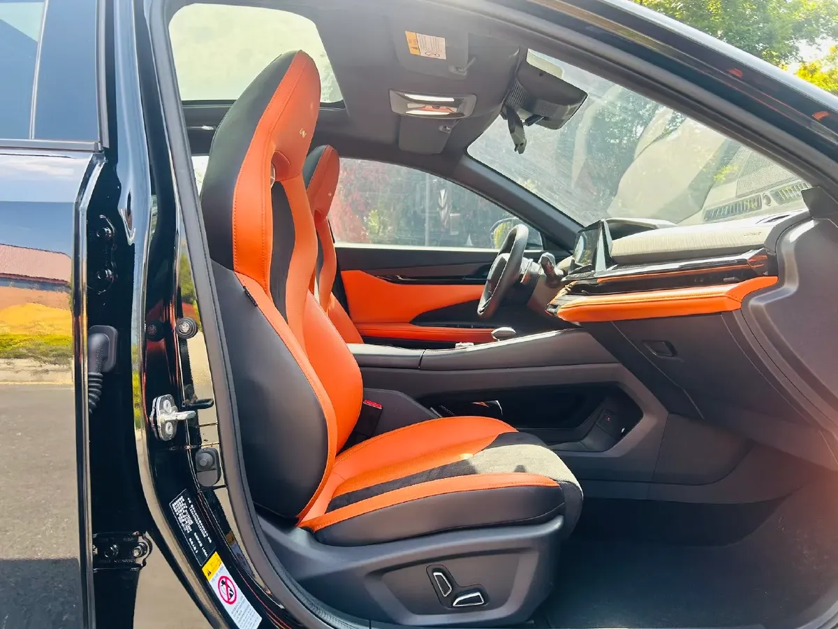 2023 ChangAn UNI-V 1.5T 188HP L4 7DCT,autocango,china used car exporter,china ev exporter,chinese used car exporter,chinese used ev exporter