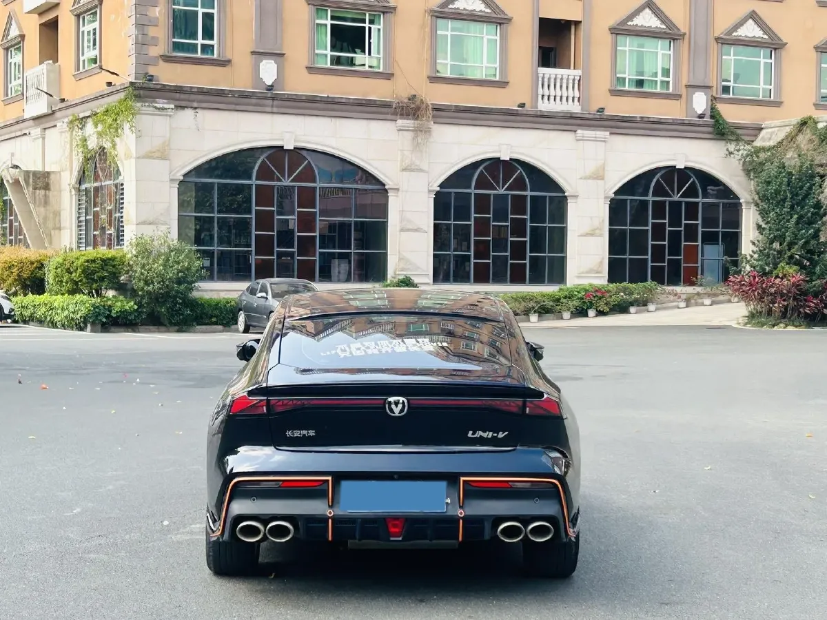 2023 ChangAn UNI-V 1.5T 188HP L4 7DCT,autocango,china used car exporter,china ev exporter,chinese used car exporter,chinese used ev exporter