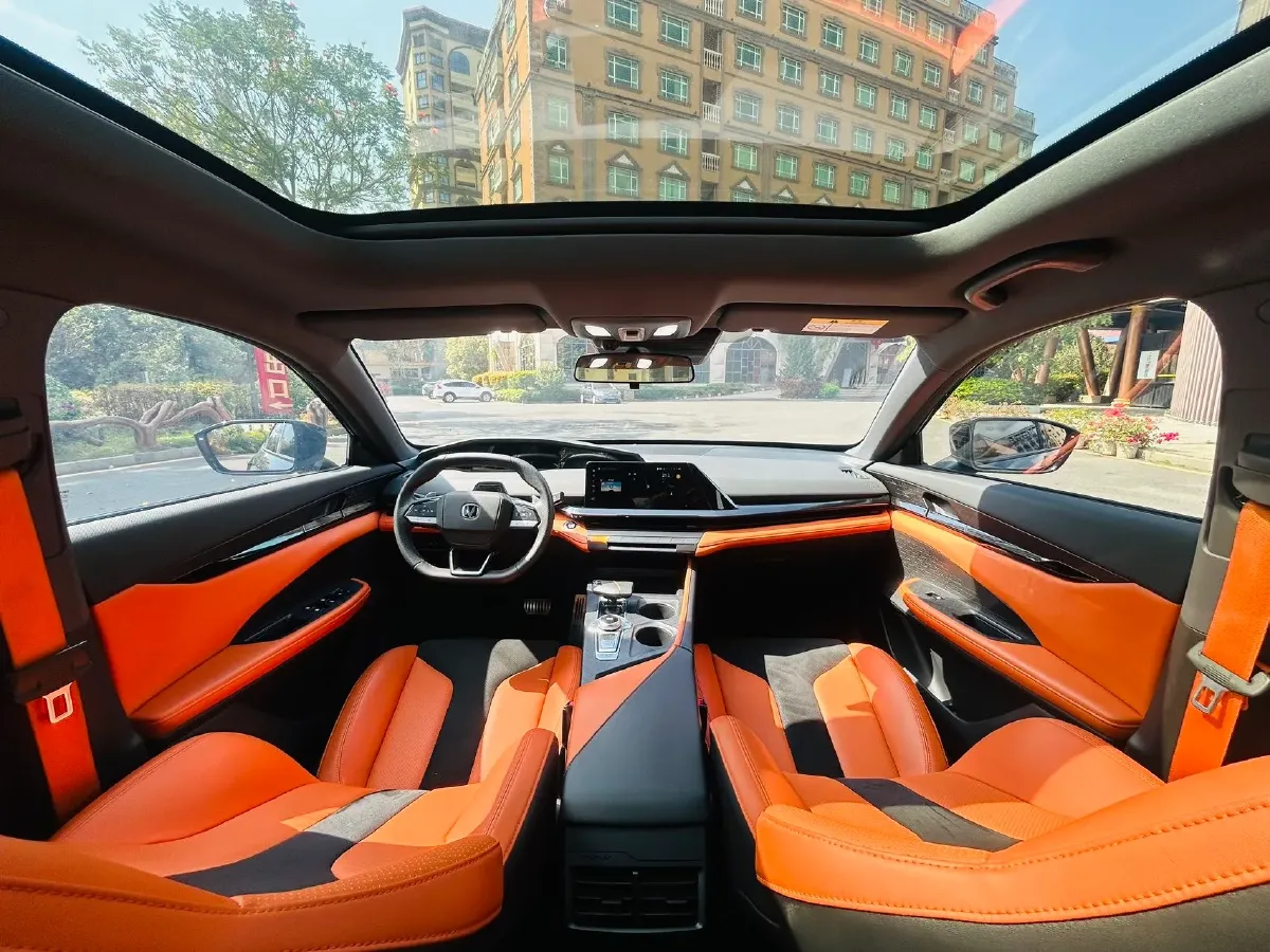 2023 ChangAn UNI-V 1.5T 188HP L4 7DCT,autocango,china used car exporter,china ev exporter,chinese used car exporter,chinese used ev exporter