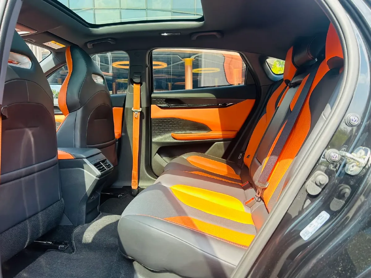 2023 ChangAn UNI-V 1.5T 188HP L4 7DCT,autocango,china used car exporter,china ev exporter,chinese used car exporter,chinese used ev exporter