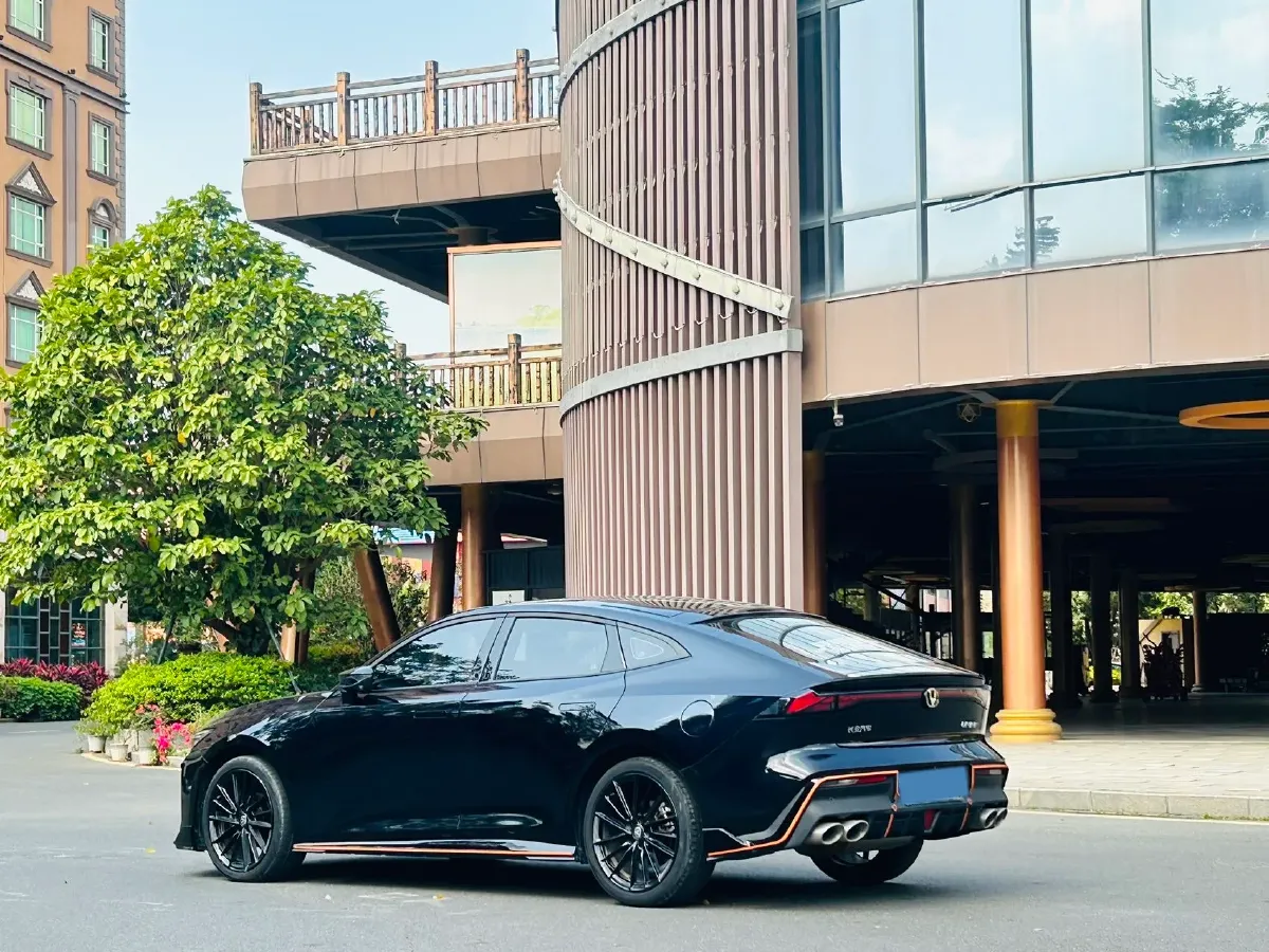 2023 ChangAn UNI-V 1.5T 188HP L4 7DCT,autocango,china used car exporter,china ev exporter,chinese used car exporter,chinese used ev exporter