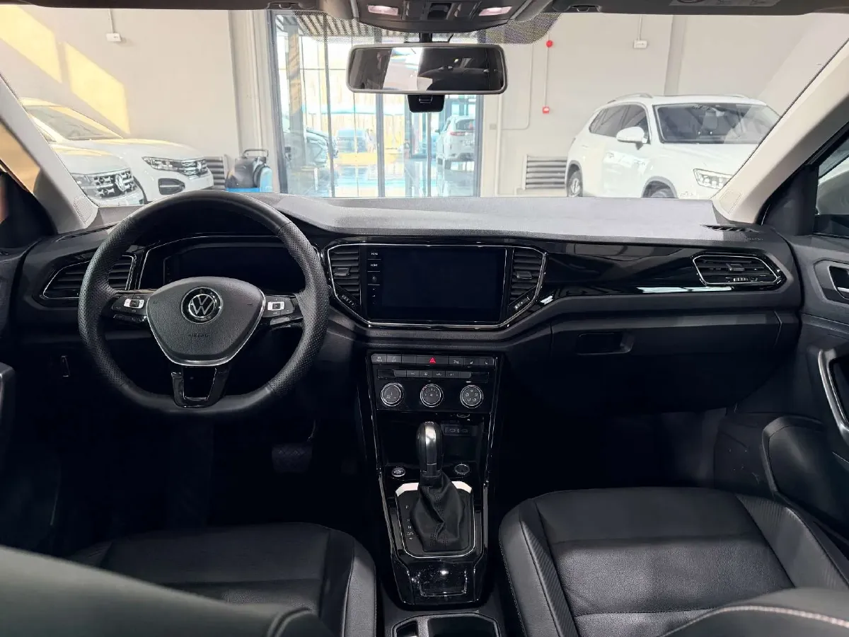 2022 Volkswagen T-Roc 1.4T 150HP L4 7DCT,autocango,china used car exporter,china ev exporter,chinese used car exporter,chinese used ev exporter