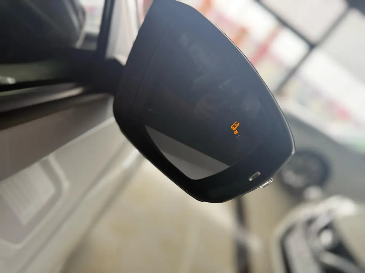 2022 Volkswagen T-Roc 1.4T 150HP L4 7DCT,autocango,china used car exporter,china ev exporter,chinese used car exporter,chinese used ev exporter