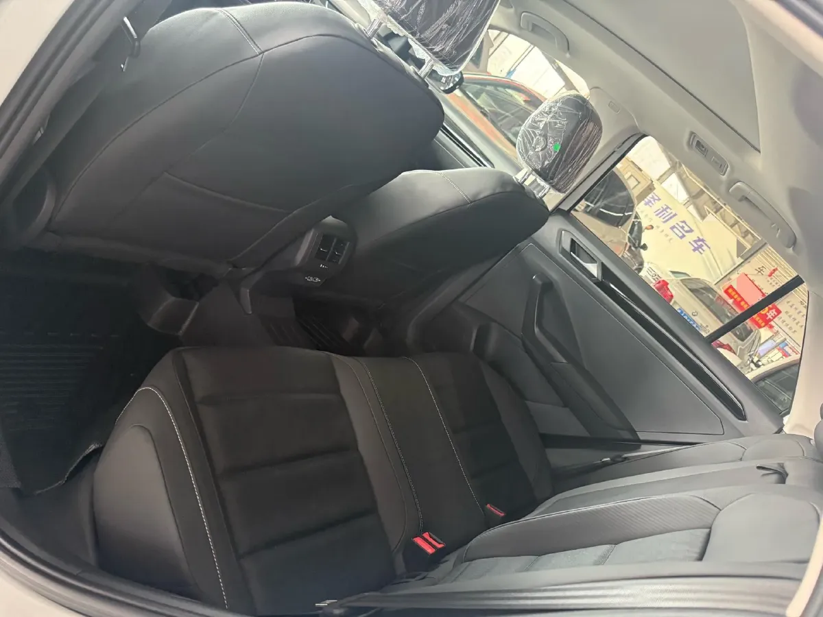 2022 Volkswagen T-Roc 1.4T 150HP L4 7DCT,autocango,china used car exporter,china ev exporter,chinese used car exporter,chinese used ev exporter