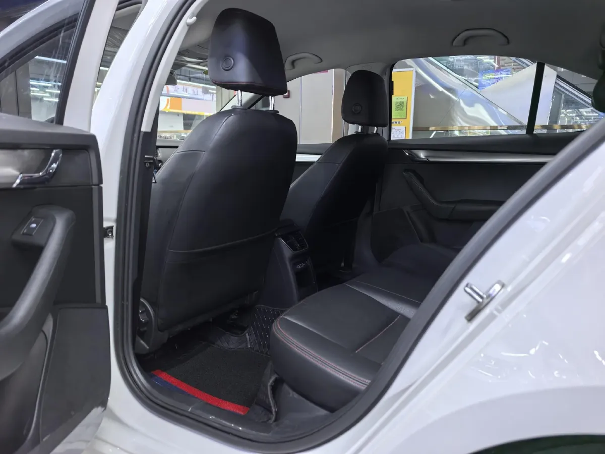 2018 Skoda Octavia 1.6L 110HP L4 6AT,autocango,china used car exporter,china ev exporter,chinese used car exporter,chinese used ev exporter