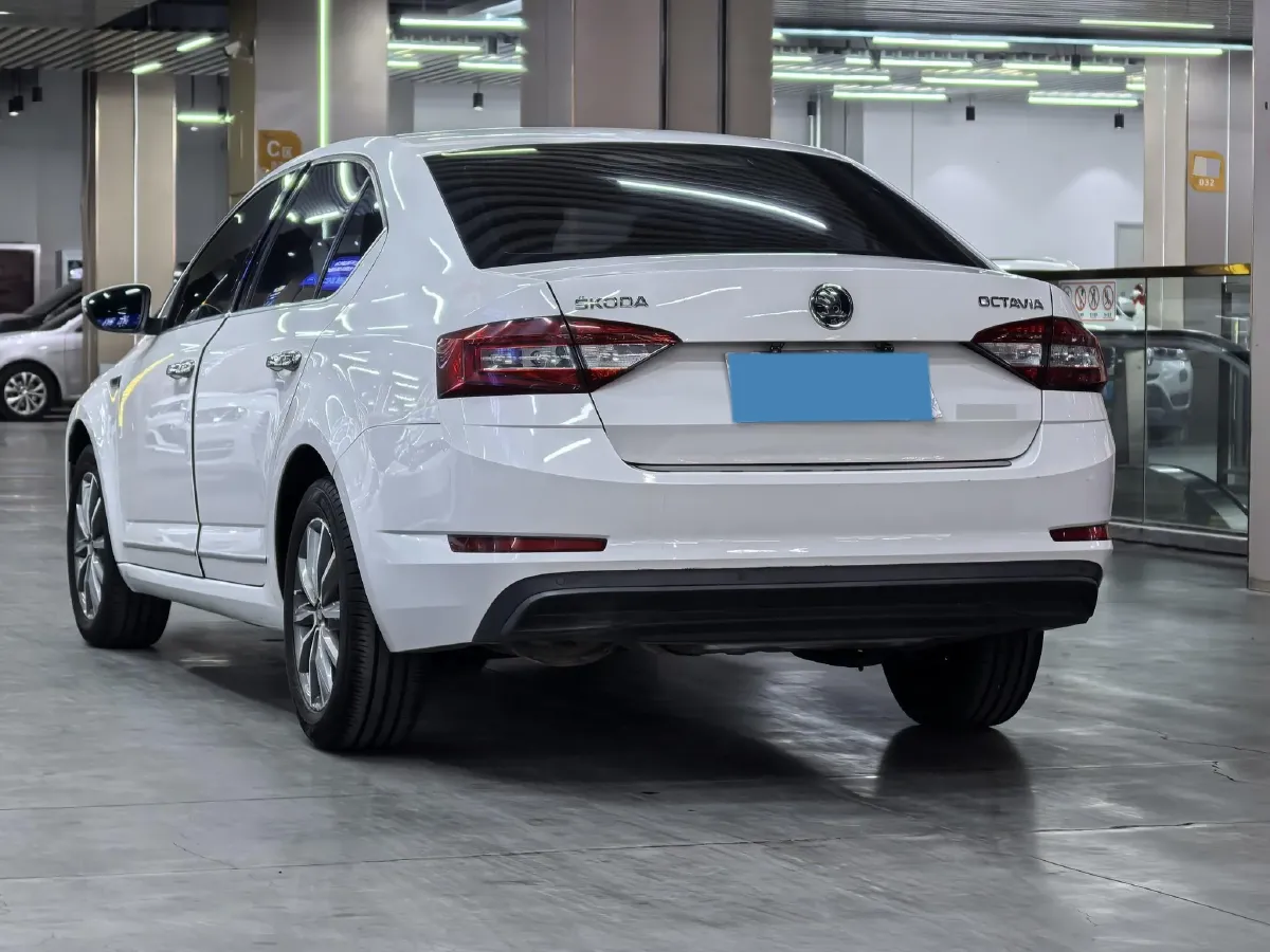 2018 Skoda Octavia 1.6L 110HP L4 6AT,autocango,china used car exporter,china ev exporter,chinese used car exporter,chinese used ev exporter