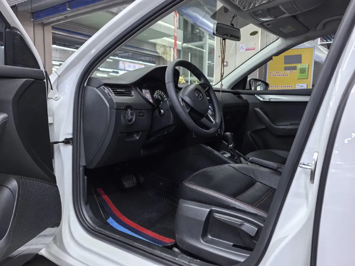 2018 Skoda Octavia 1.6L 110HP L4 6AT,autocango,china used car exporter,china ev exporter,chinese used car exporter,chinese used ev exporter