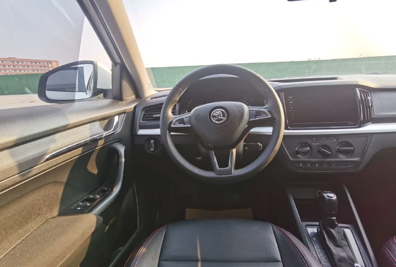 2020 Skoda Kamiq 1.5L 112HP L4 6AT,autocango,china used car exporter,china ev exporter,chinese used car exporter,chinese used ev exporter