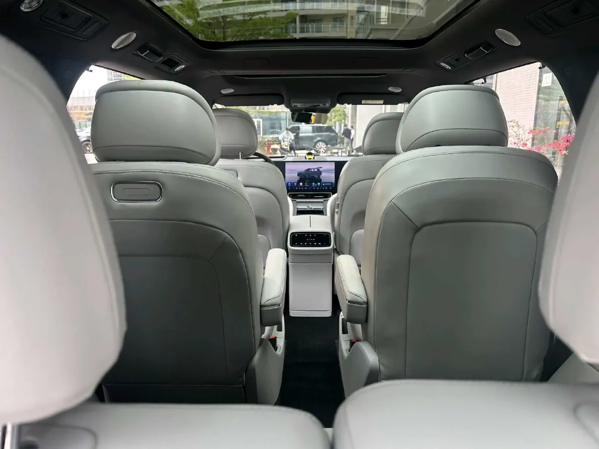 2024 AITO AITO M9 1.5T 152HP L4 REEV 42KWH,autocango,china used car exporter,china ev exporter,chinese used car exporter,chinese used ev exporter