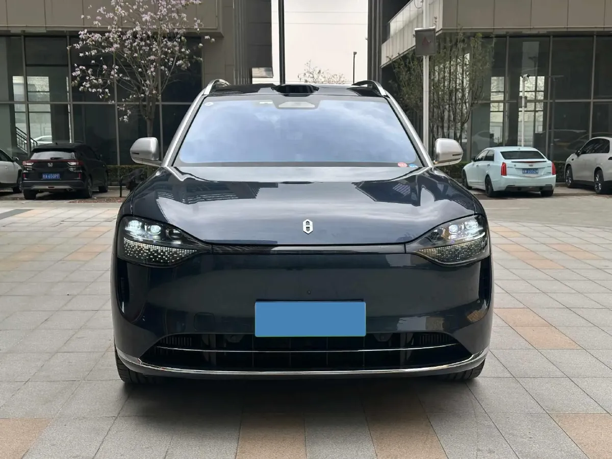 2024 AITO AITO M9 1.5T 152HP L4 REEV 42KWH,autocango,china used car exporter,china ev exporter,chinese used car exporter,chinese used ev exporter