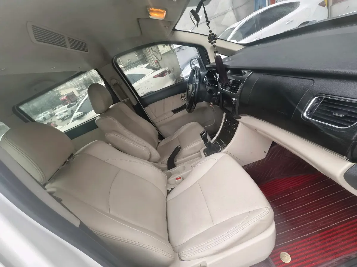 2018 Yema SiPaiKa 1.5L 112HP L4 5MT,autocango,china used car exporter,china ev exporter,chinese used car exporter,chinese used ev exporter