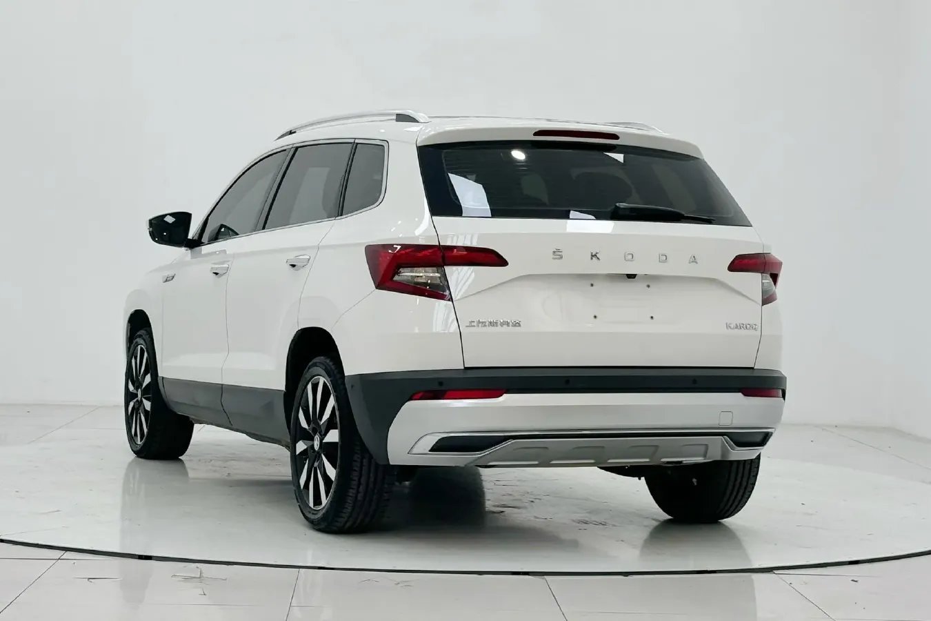 2021 Skoda Karoq 1.4T 150HP L4 7DCT,autocango,china used car exporter,china ev exporter,chinese used car exporter,chinese used ev exporter