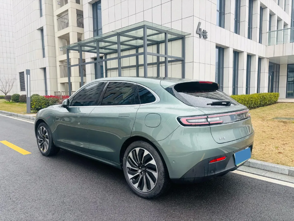 2022 AITO AITO M5 Range Extended 125HP REEV 40KWH,autocango,china used car exporter,china ev exporter,chinese used car exporter,chinese used ev exporter