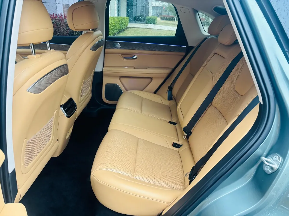 2022 AITO AITO M5 Range Extended 125HP REEV 40KWH,autocango,china used car exporter,china ev exporter,chinese used car exporter,chinese used ev exporter