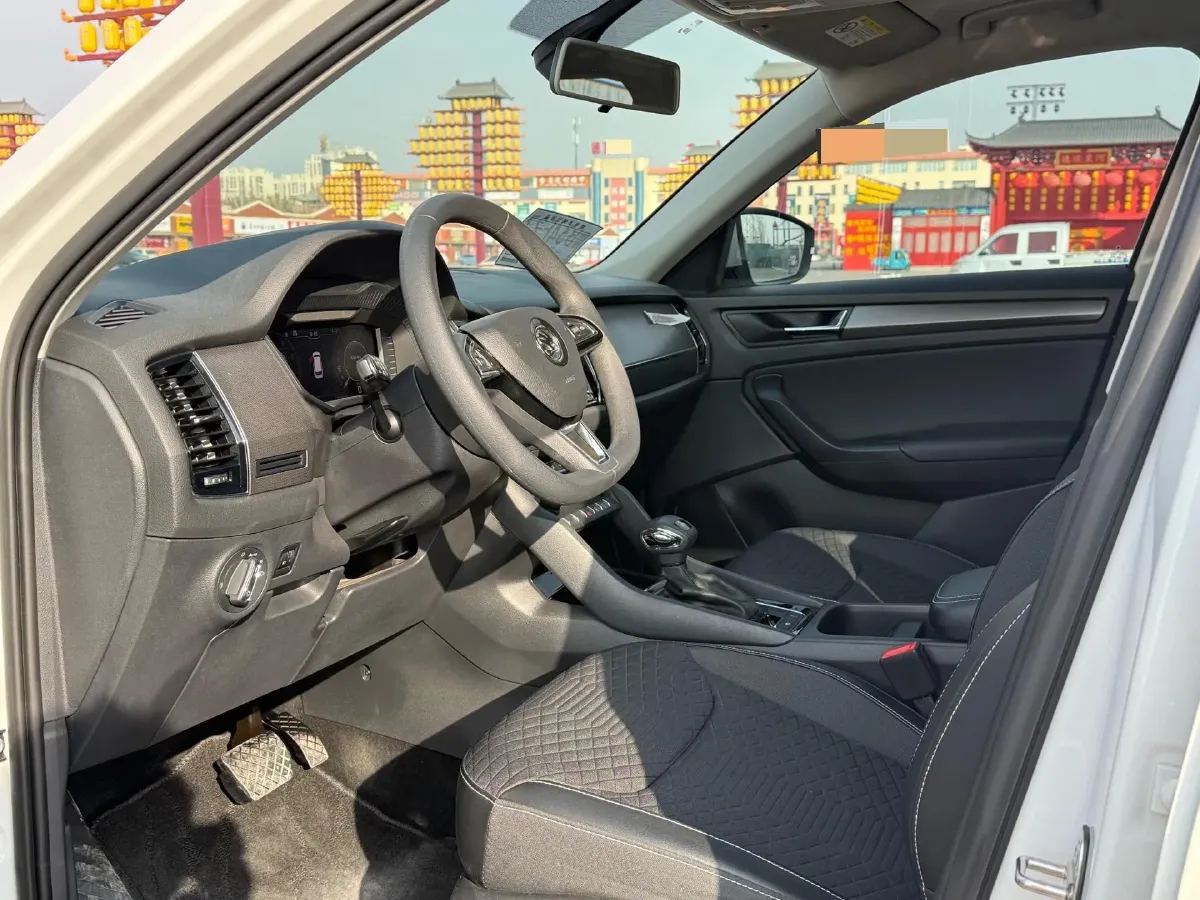 2019 Buick EnvisionPlus 1.5T 169HP L4 7DCT,autocango,china used car exporter,china ev exporter,chinese used car exporter,chinese used ev exporter