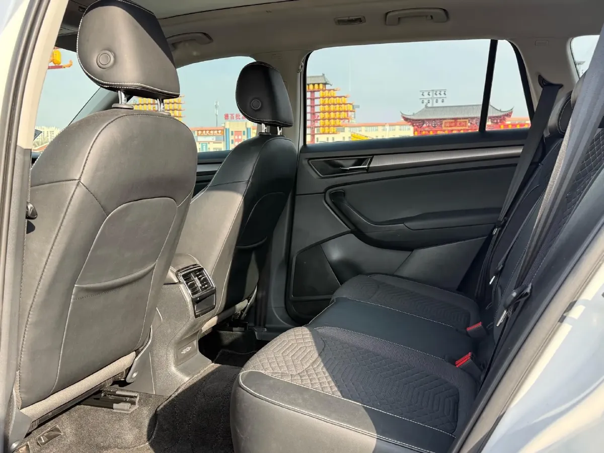 2019 Buick EnvisionPlus 1.5T 169HP L4 7DCT,autocango,china used car exporter,china ev exporter,chinese used car exporter,chinese used ev exporter