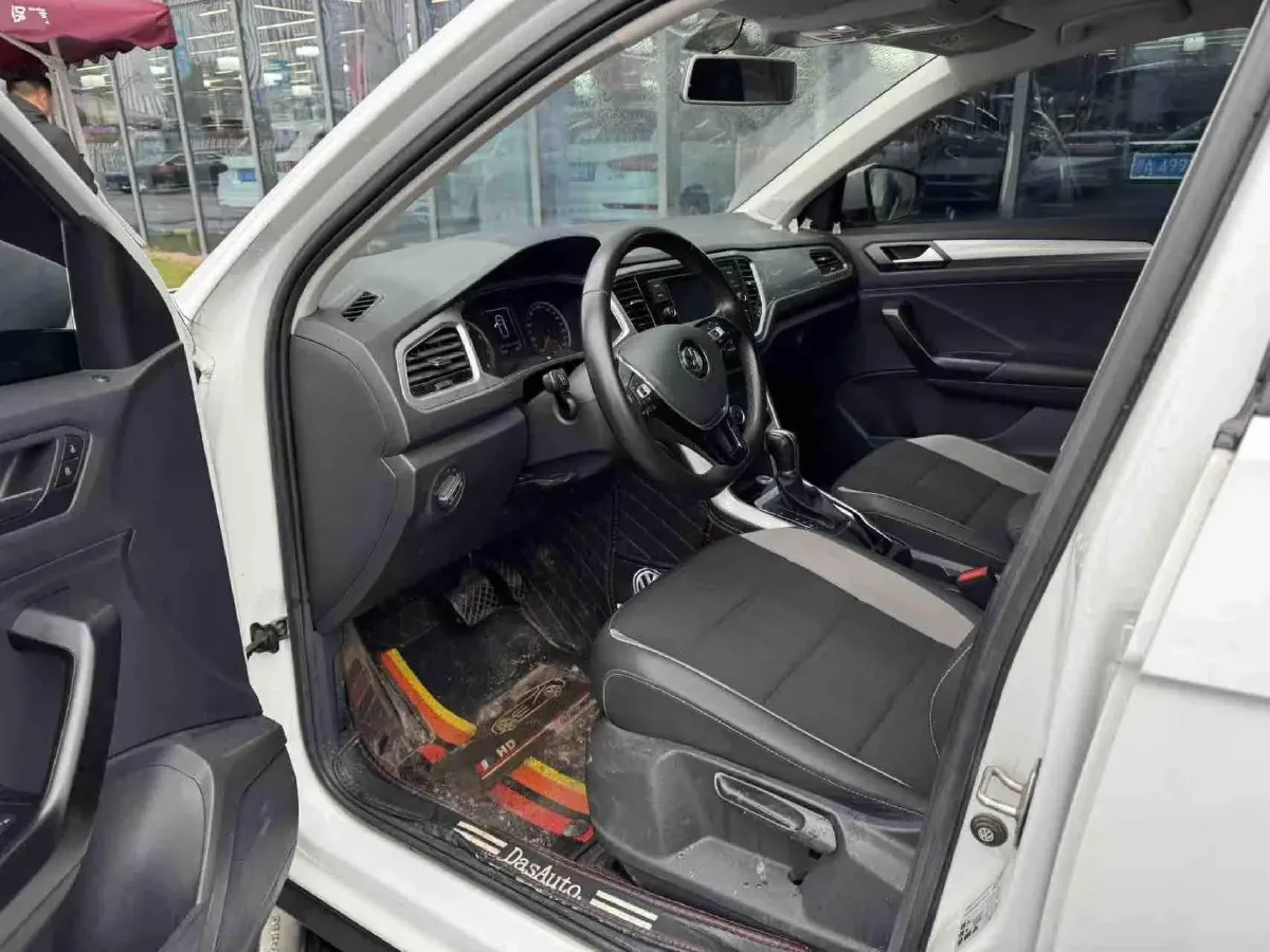 2020 Volkswagen T-Roc 1.4T 131HP L4 7DCT,autocango,china used car exporter,china ev exporter,chinese used car exporter,chinese used ev exporter
