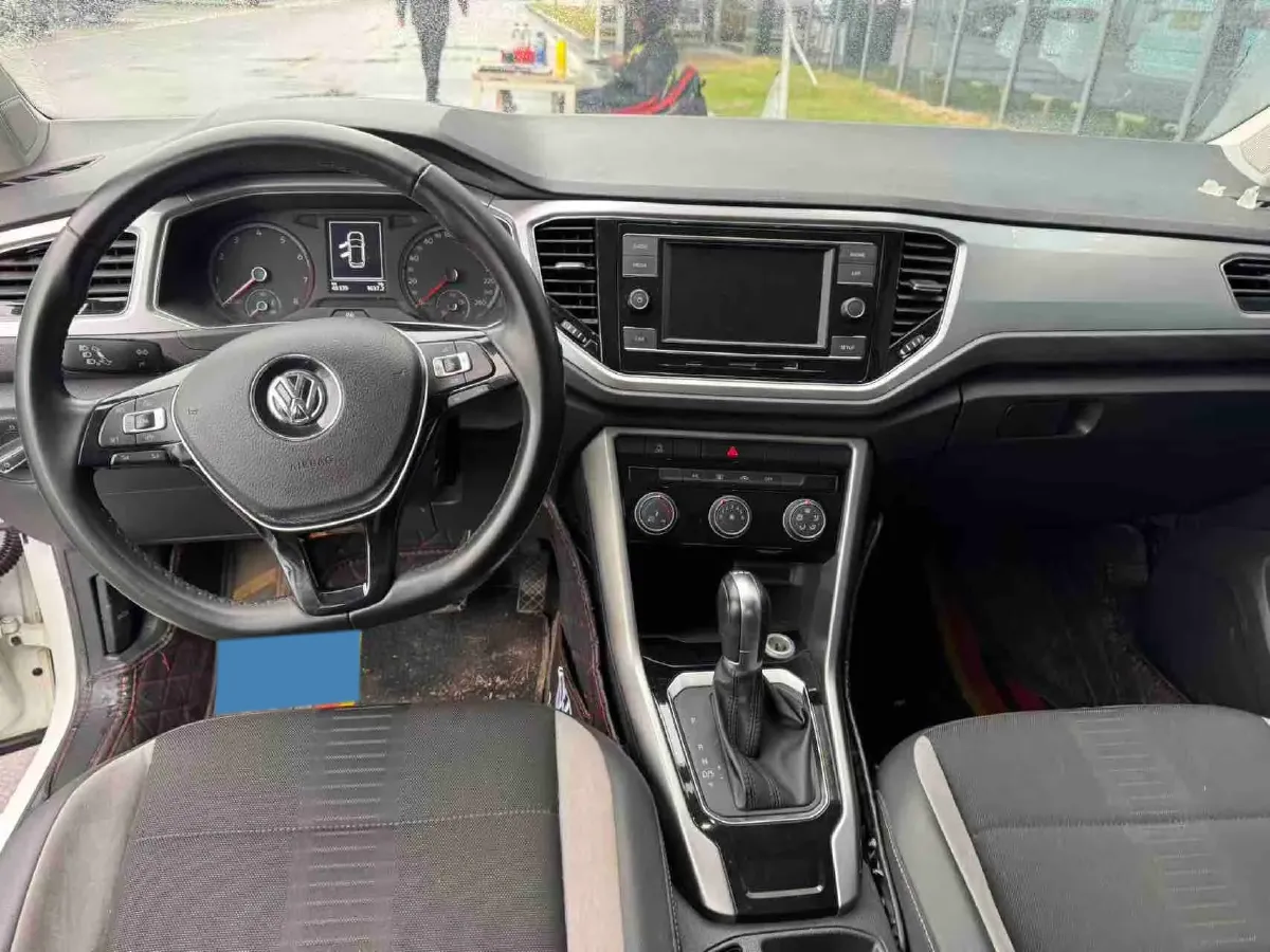 2020 Volkswagen T-Roc 1.4T 131HP L4 7DCT,autocango,china used car exporter,china ev exporter,chinese used car exporter,chinese used ev exporter