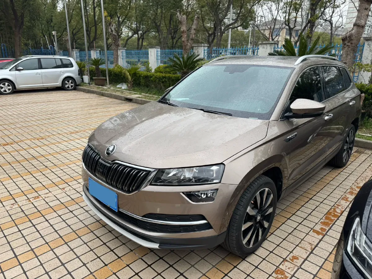 2021 Skoda Karoq 1.4T 150HP L4 7DCT,autocango,china used car exporter,china ev exporter,chinese used car exporter,chinese used ev exporter