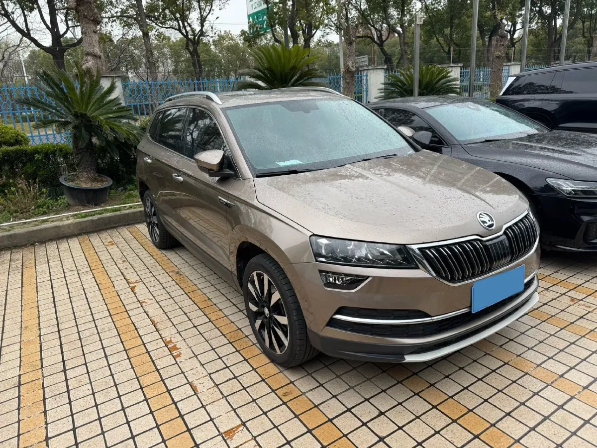 2021 Skoda Karoq 1.4T 150HP L4 7DCT,autocango,china used car exporter,china ev exporter,chinese used car exporter,chinese used ev exporter