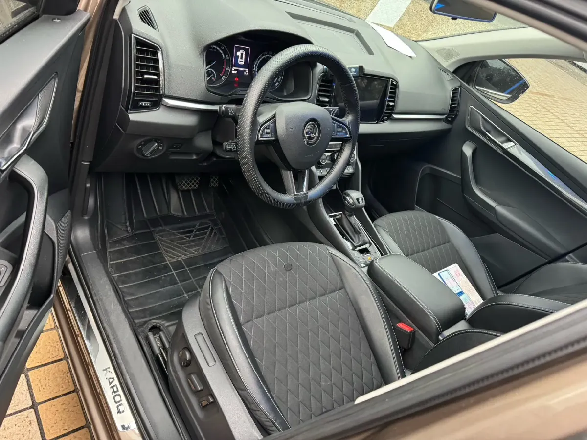 2021 Skoda Karoq 1.4T 150HP L4 7DCT,autocango,china used car exporter,china ev exporter,chinese used car exporter,chinese used ev exporter