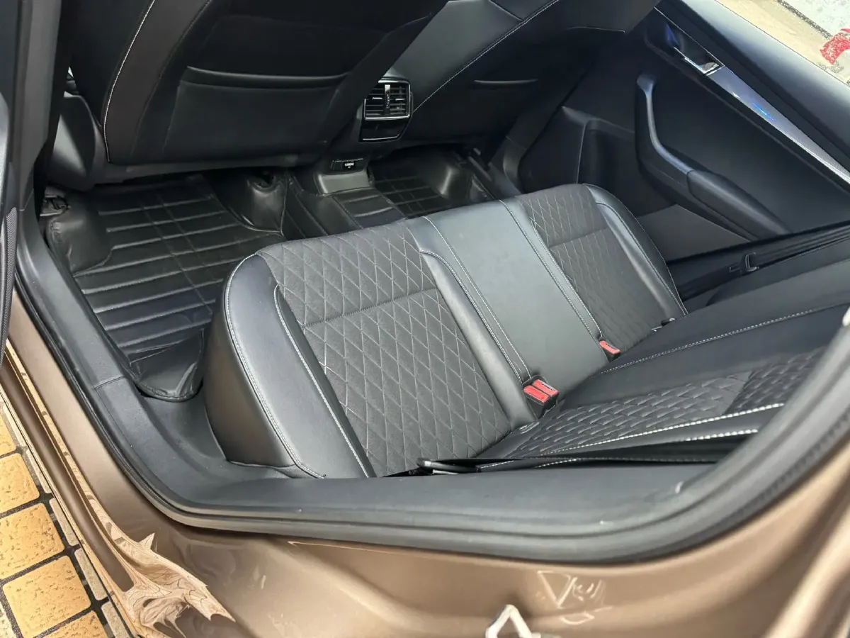 2021 Skoda Karoq 1.4T 150HP L4 7DCT,autocango,china used car exporter,china ev exporter,chinese used car exporter,chinese used ev exporter