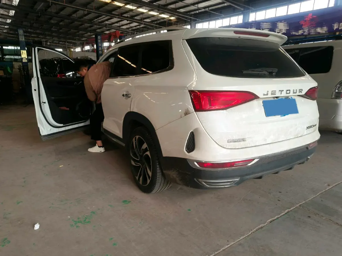 2019 Jetour X90 1.5T 147HP L4 6MT,autocango,china used car exporter,china ev exporter,chinese used car exporter,chinese used ev exporter