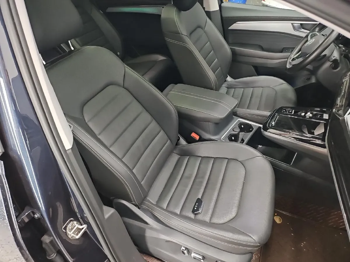 2021 Volkswagen Talagon 2.0T 220HP L4 7DCT,autocango,china used car exporter,china ev exporter,chinese used car exporter,chinese used ev exporter