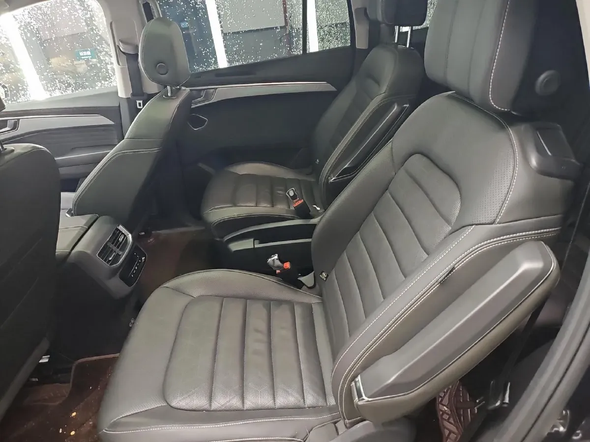 2021 Volkswagen Talagon 2.0T 220HP L4 7DCT,autocango,china used car exporter,china ev exporter,chinese used car exporter,chinese used ev exporter