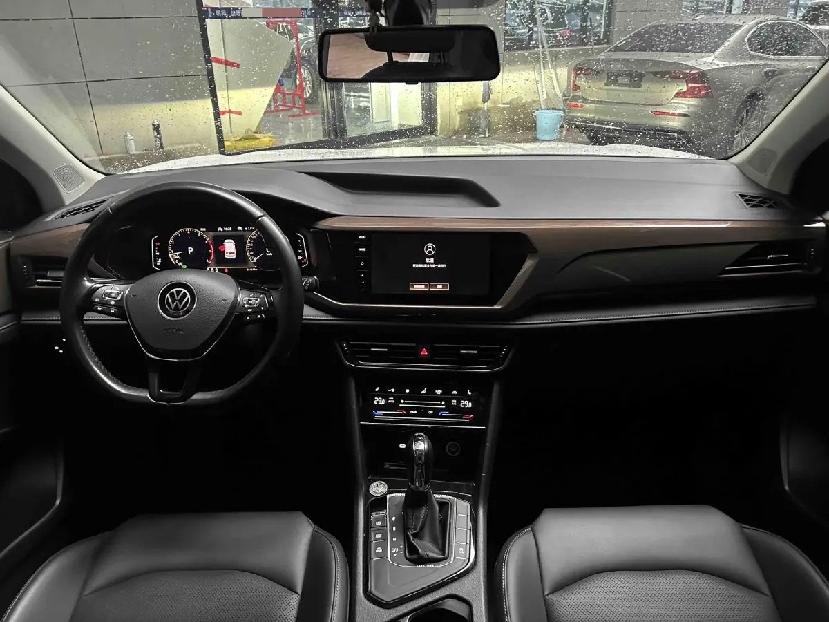 2022 Volkswagen Tharu 2.0T 186HP L4 7DCT,autocango,china used car exporter,china ev exporter,chinese used car exporter,chinese used ev exporter