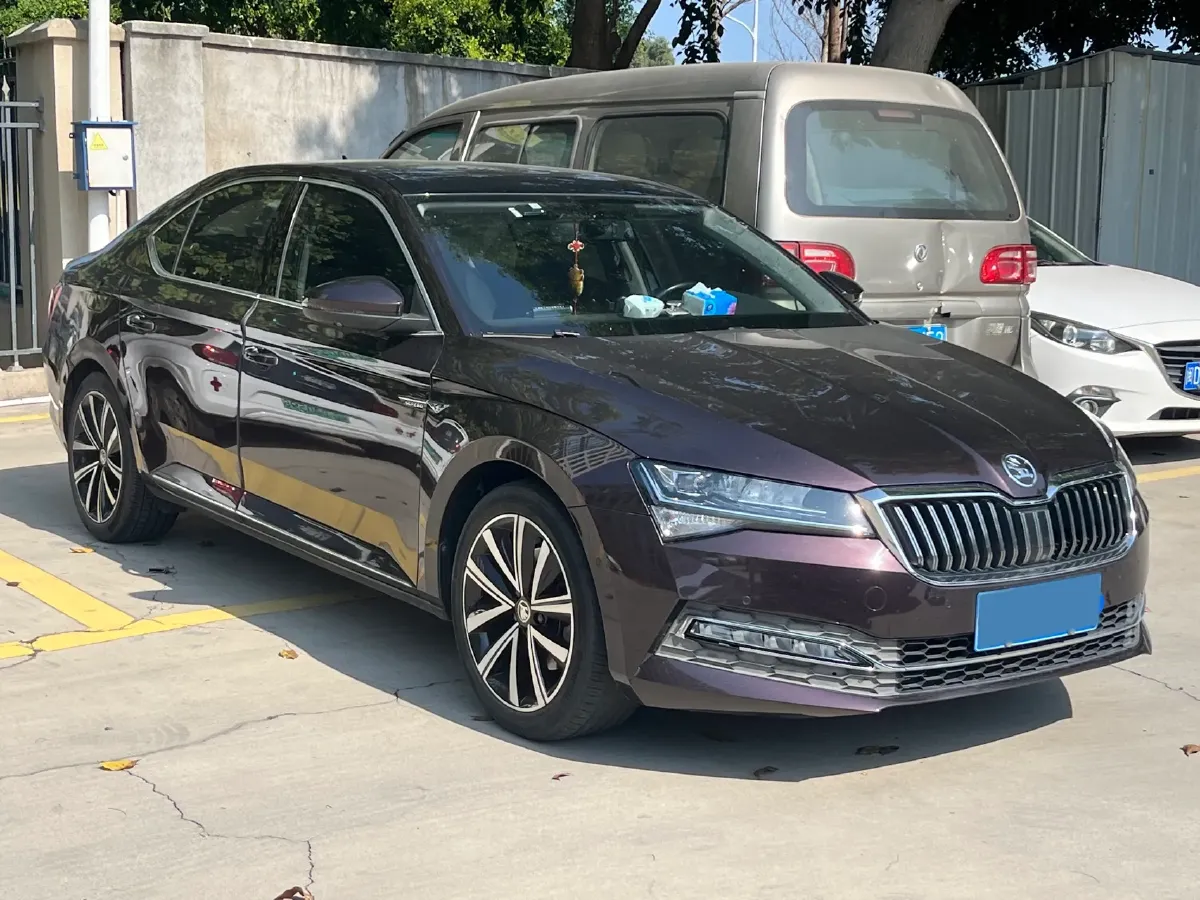 2019 Skoda Superb 2.0T 186HP L4 7DCT,autocango,china used car exporter,china ev exporter,chinese used car exporter,chinese used ev exporter