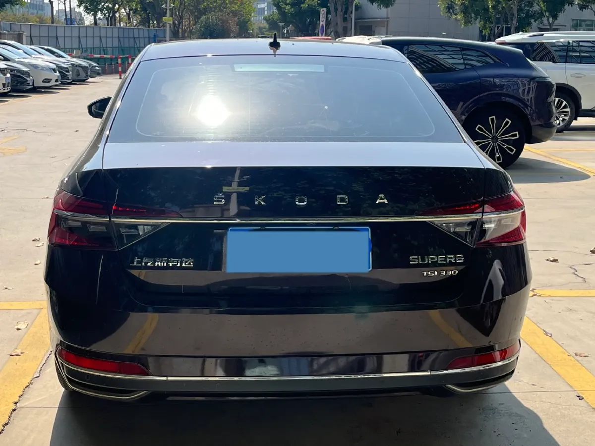 2019 Skoda Superb 2.0T 186HP L4 7DCT,autocango,china used car exporter,china ev exporter,chinese used car exporter,chinese used ev exporter