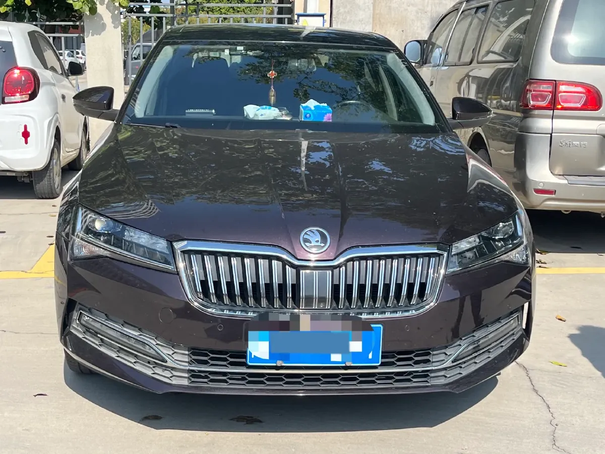 2019 Skoda Superb 2.0T 186HP L4 7DCT,autocango,china used car exporter,china ev exporter,chinese used car exporter,chinese used ev exporter