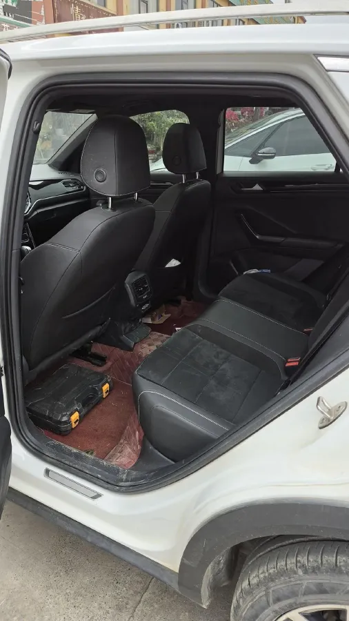 2021 Volkswagen T-Roc 1.4T 150HP L4 7DCT,autocango,china used car exporter,china ev exporter,chinese used car exporter,chinese used ev exporter