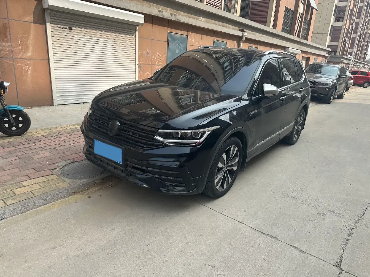 2024 Volkswagen Tiguan L 2.0T 186HP L4 7DCT,autocango,china used car exporter,china ev exporter,chinese used car exporter,chinese used ev exporter
