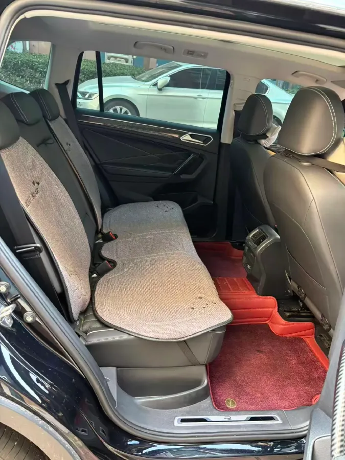 2024 Volkswagen Tiguan L 2.0T 186HP L4 7DCT,autocango,china used car exporter,china ev exporter,chinese used car exporter,chinese used ev exporter