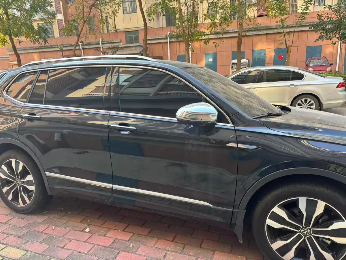 2024 Volkswagen Tiguan L 2.0T 186HP L4 7DCT,autocango,china used car exporter,china ev exporter,chinese used car exporter,chinese used ev exporter