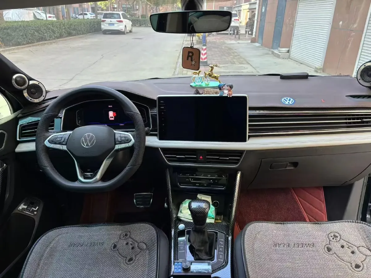 2024 Volkswagen Tiguan L 2.0T 186HP L4 7DCT,autocango,china used car exporter,china ev exporter,chinese used car exporter,chinese used ev exporter