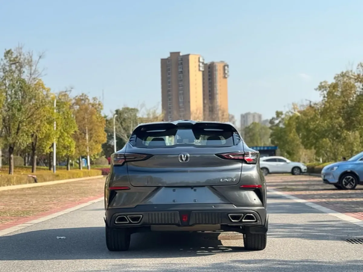 2022 ChangAn UNI-T 1.5T 188HP L4 7DCT,autocango,china used car exporter,china ev exporter,chinese used car exporter,chinese used ev exporter