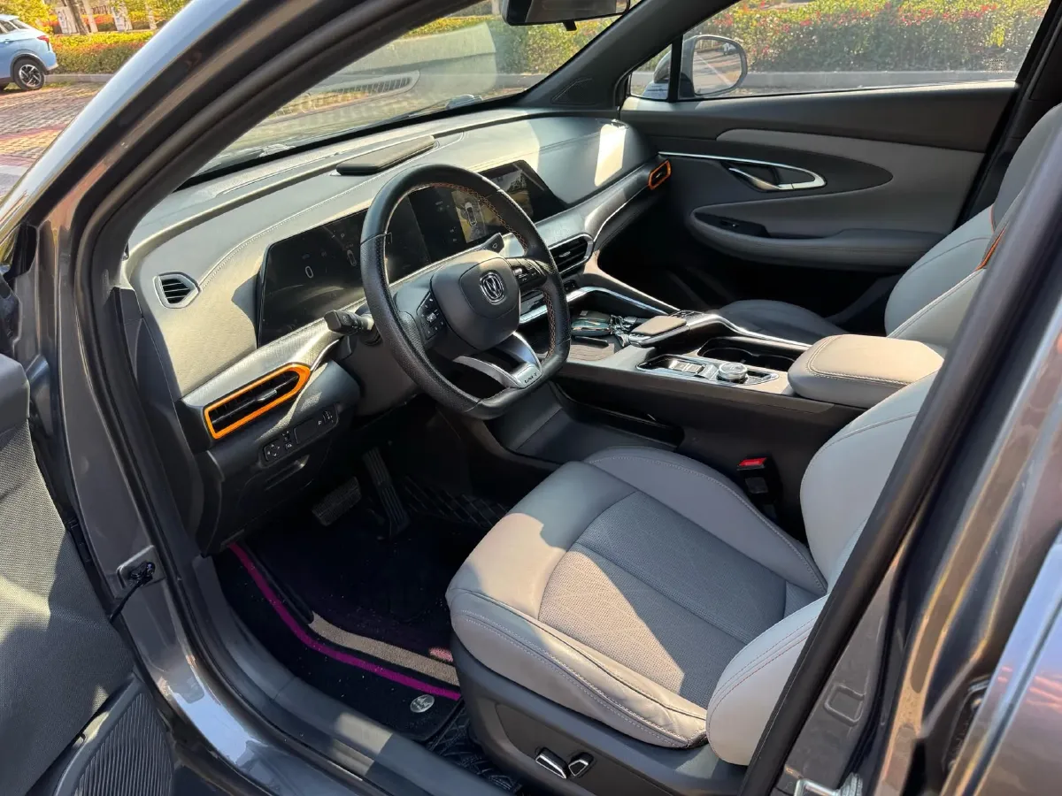 2022 ChangAn UNI-T 1.5T 188HP L4 7DCT,autocango,china used car exporter,china ev exporter,chinese used car exporter,chinese used ev exporter