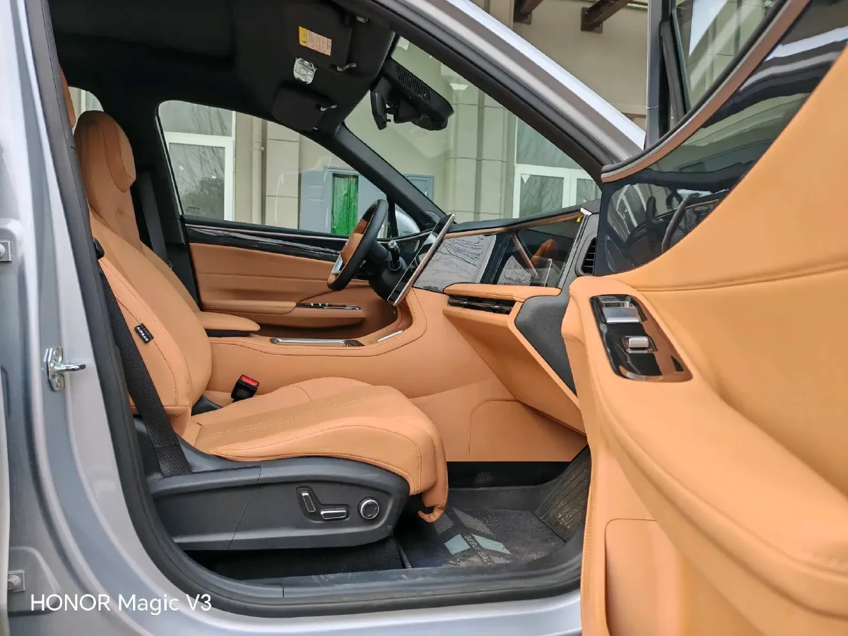 2025 Geely Galaxy L7 1.5L 112HP L4 1DHT PHEV 18.4KWH,autocango,china used car exporter,china ev exporter,chinese used car exporter,chinese used ev exporter