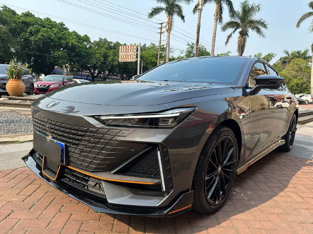 2023 ChangAn UNI-V 1.5T 188HP L4 7DCT,autocango,china used car exporter,china ev exporter,chinese used car exporter,chinese used ev exporter