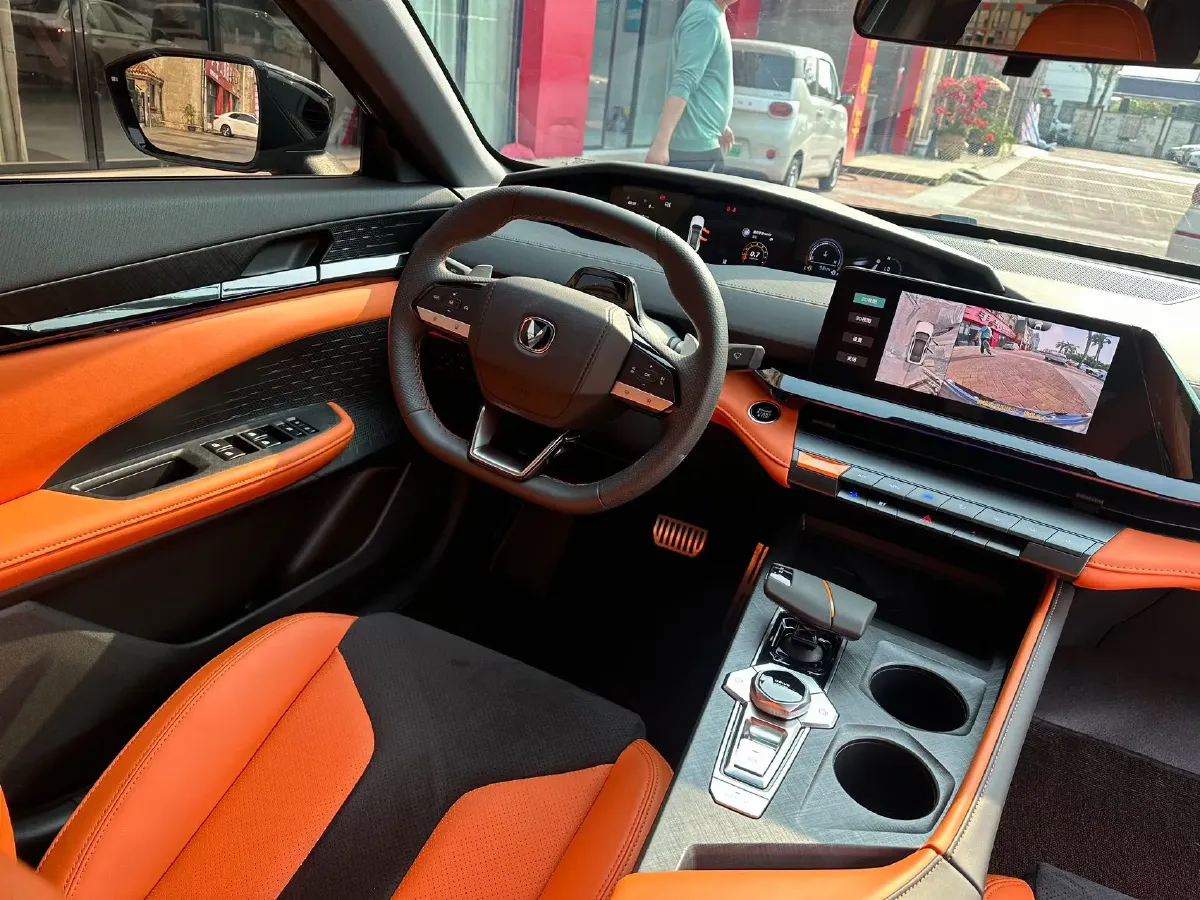 2023 ChangAn UNI-V 1.5T 188HP L4 7DCT,autocango,china used car exporter,china ev exporter,chinese used car exporter,chinese used ev exporter