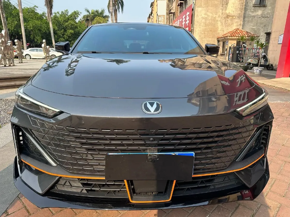 2023 ChangAn UNI-V 1.5T 188HP L4 7DCT,autocango,china used car exporter,china ev exporter,chinese used car exporter,chinese used ev exporter