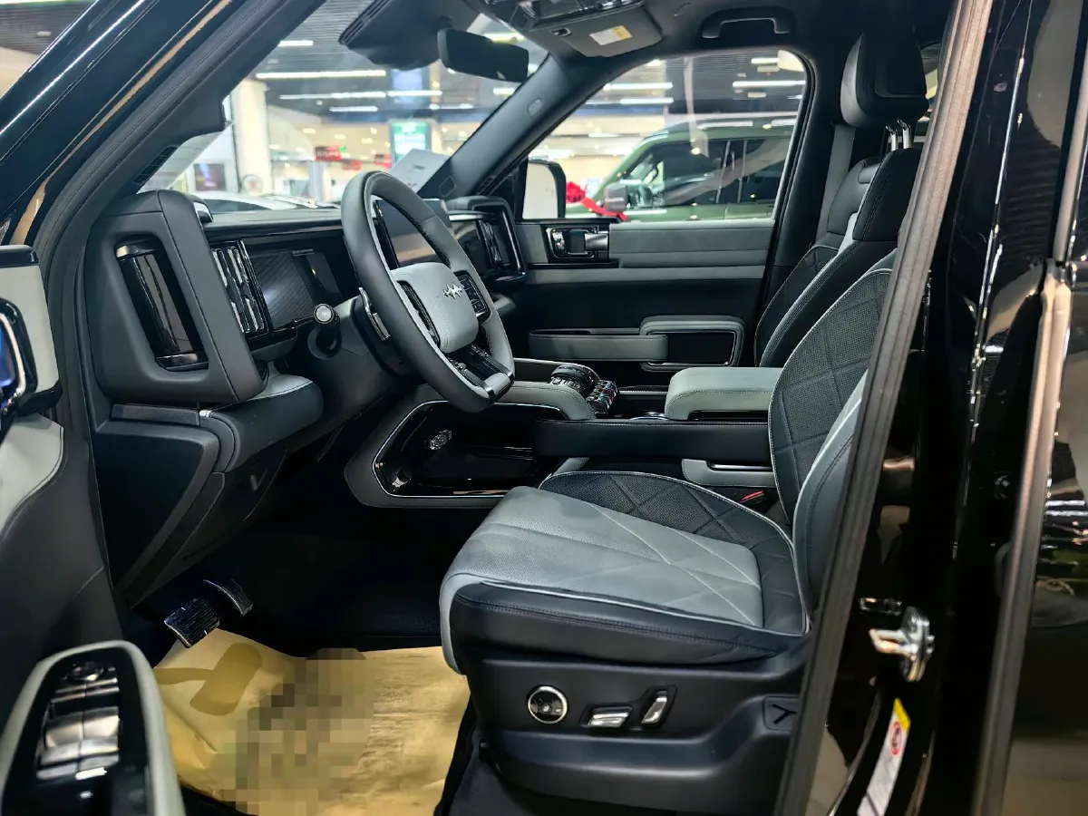 2025 FangChengBao Bao 5 1.5T 194HP L4 E-CVT PHEV 31.8KWH,autocango,china used car exporter,china ev exporter,chinese used car exporter,chinese used ev exporter