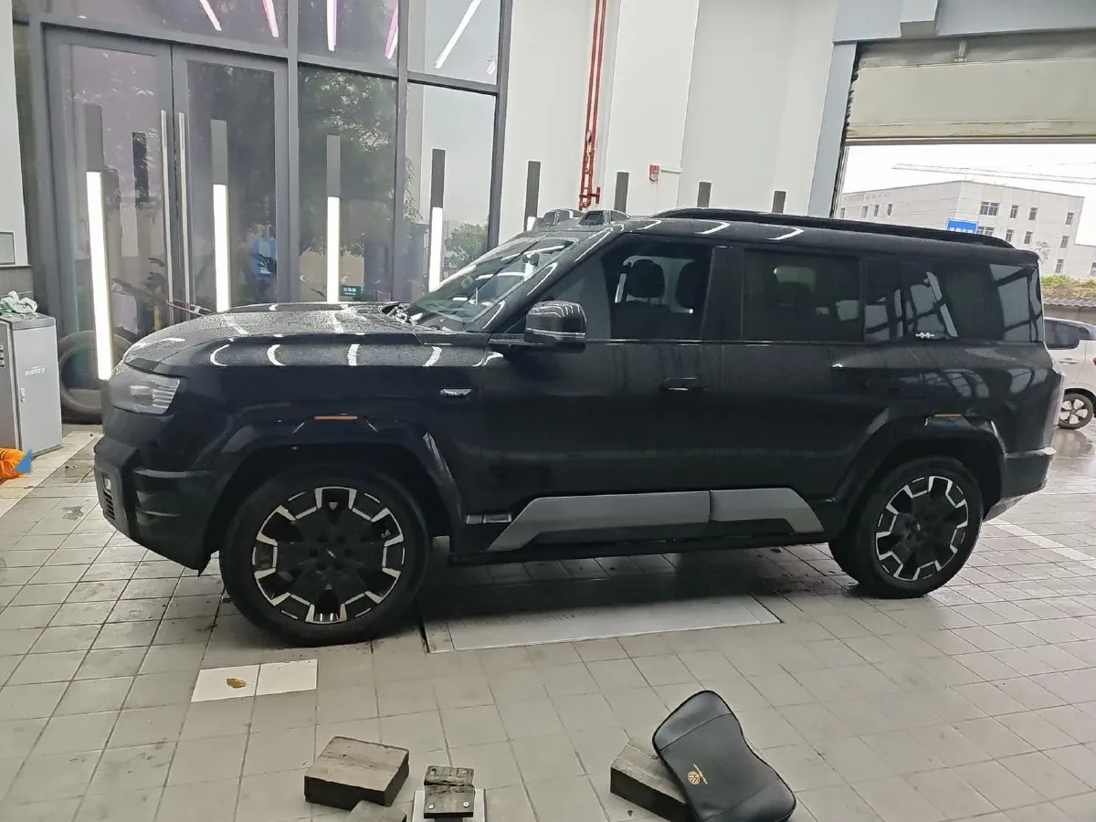 2025 FangChengBao Bao 8 2.0T 245HP L4 E-CVT PHEV 36.8KWH,autocango,china used car exporter,china ev exporter,chinese used car exporter,chinese used ev exporter