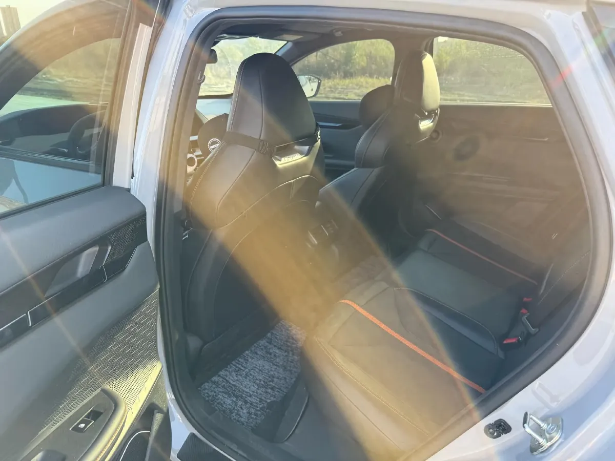 2024 ChangAn UNI-V 1.5T 188HP L4 7DCT,autocango,china used car exporter,china ev exporter,chinese used car exporter,chinese used ev exporter