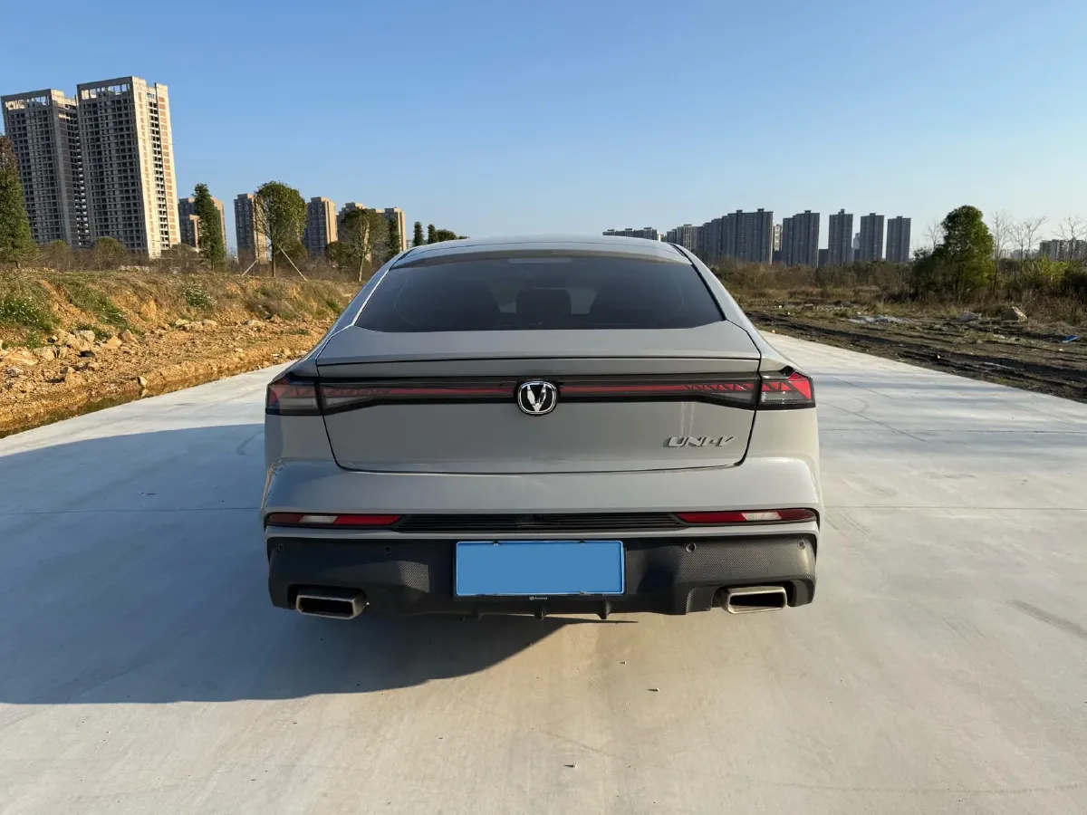 2024 ChangAn UNI-V 1.5T 188HP L4 7DCT,autocango,china used car exporter,china ev exporter,chinese used car exporter,chinese used ev exporter