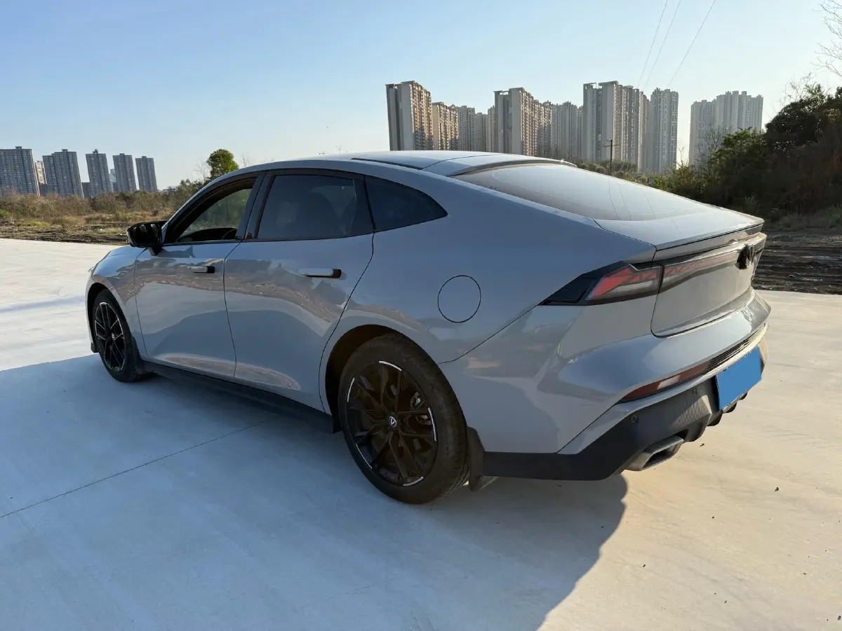 2024 ChangAn UNI-V 1.5T 188HP L4 7DCT,autocango,china used car exporter,china ev exporter,chinese used car exporter,chinese used ev exporter