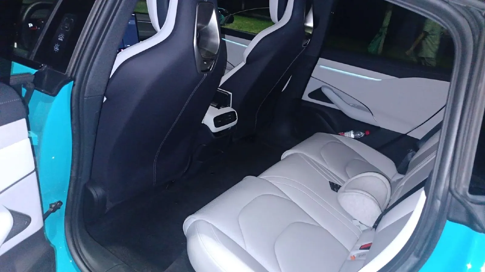 2024 MI SU7 BEV 94.3KWH,autocango,china used car exporter,china ev exporter,chinese used car exporter,chinese used ev exporter